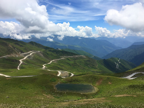 夹金山风光