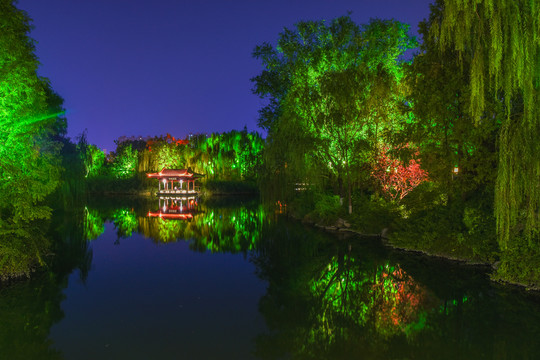 大明湖夜景