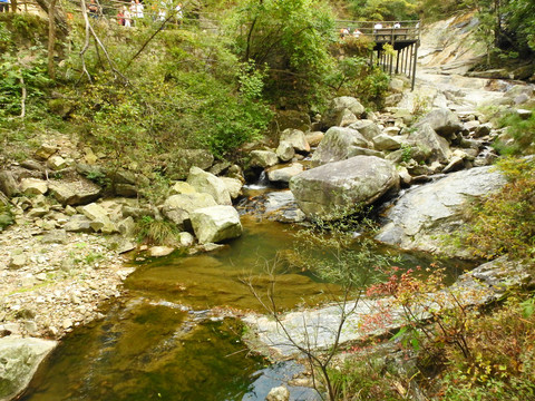 天堂寨山泉溪水