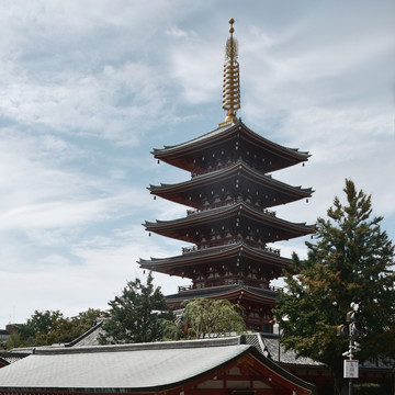 日本浅草寺的五重塔