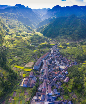 美丽山村
