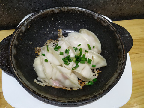 锅贴饺