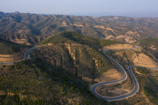 黄土高原黄河公路