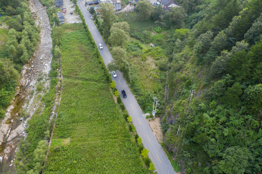 航拍秦岭农村