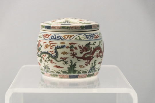 彩纹瓷罐