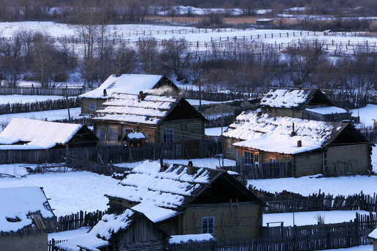 呼伦贝尔边塞村庄冬季雪景