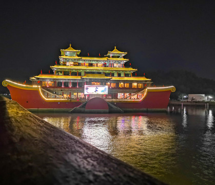 船的夜光