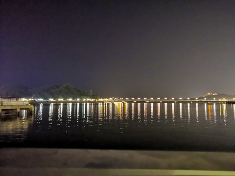 桥夜景