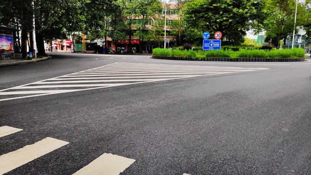 城市柏油路面景观