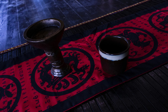古典烛台茶杯