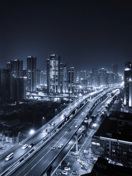 冷调黑白城市夜景