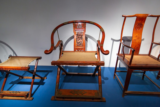 上海博物馆黄花梨木圆后背交椅