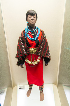 上海博物馆珞巴族毛织女服