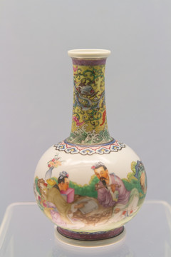 上海博物馆清代珐琅彩人物图瓶