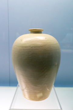 上海博物馆唐代白釉瓶
