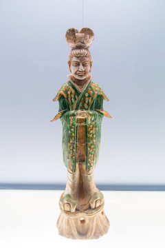 上海博物馆唐代彩色釉陶文吏俑