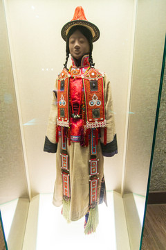 上海博物馆裕固族女盛装