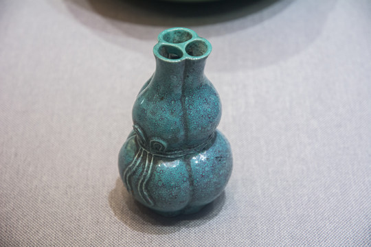 孔雀蓝釉三孔瓷葫芦瓶