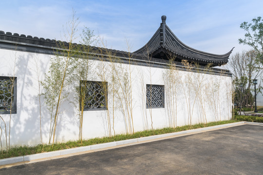 灰瓦白墙