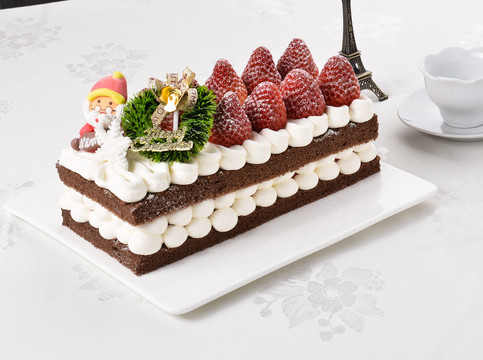 圣诞草莓夹心奶油巧克力蛋糕