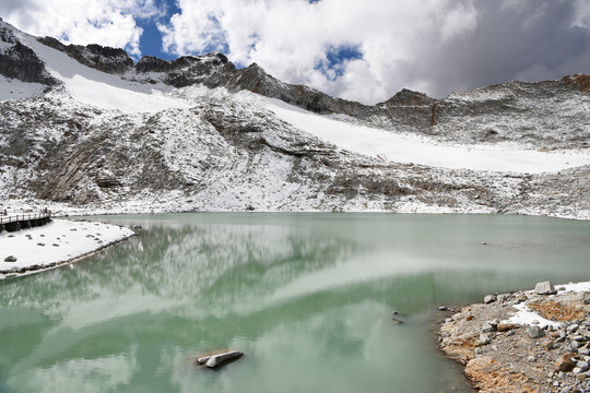 达古冰山泪湖