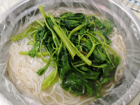 青菜汤米粉