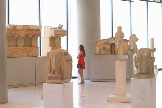 雅典卫城博物馆文物大理石雕塑