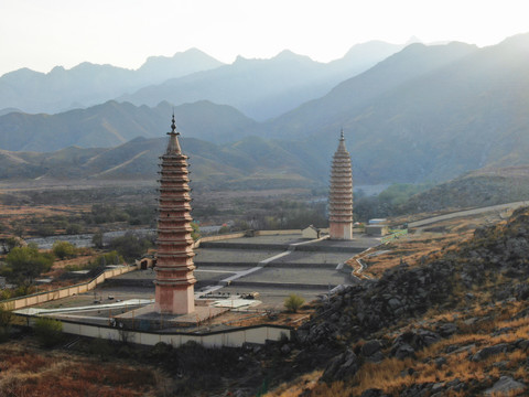 航拍银川拜口寺双塔