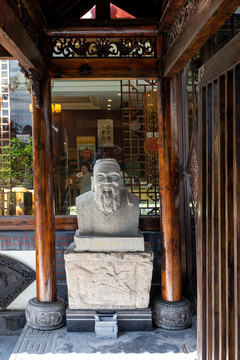 孔子雕塑