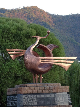 太阳鸟雕塑