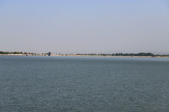青格达湖