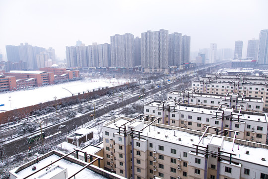 城市雪景