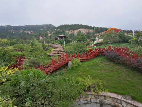 山间木栈道