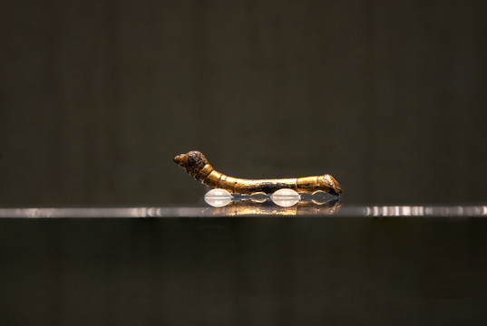 汉代鎏金铜蚕
