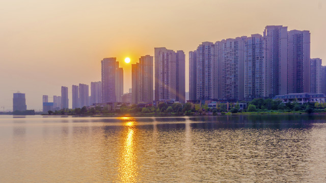 梅溪湖畔夕阳美