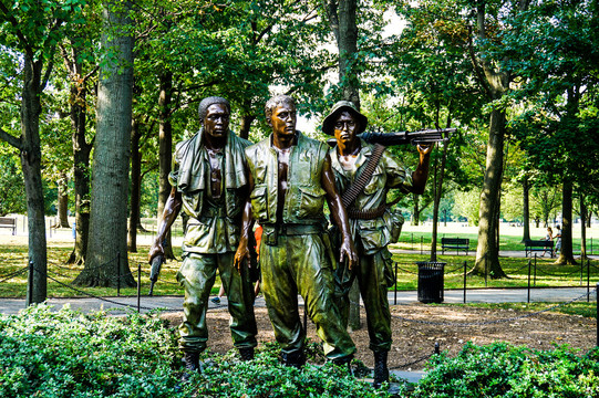 美国二战纪念碑雕塑