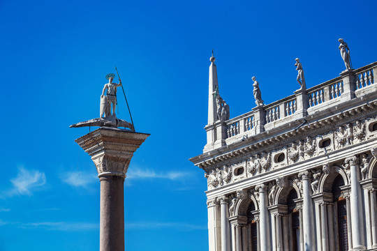 威尼斯圣马可广场的雕塑