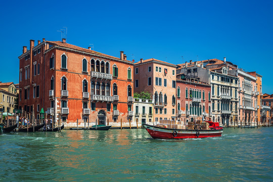 威尼斯大运河旁建筑