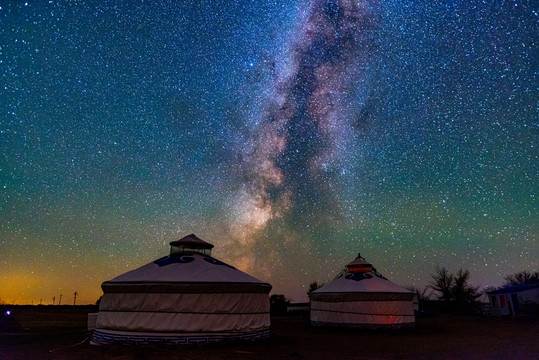 达里诺尔湖星空