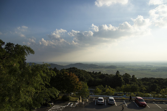 蓝天下的原野