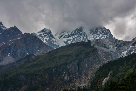 贡嘎山