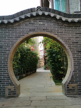 中式园林圆形门