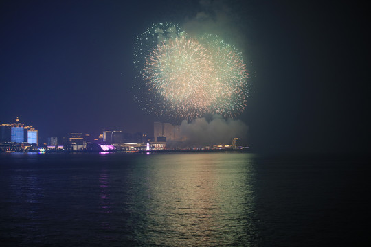 海上烟花