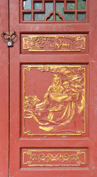 元通古镇广东会馆的人物金漆木雕