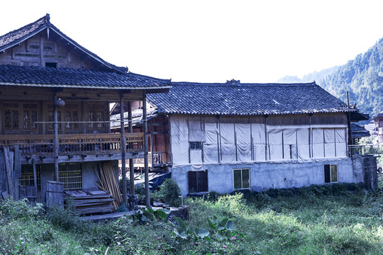 木瓦房屋