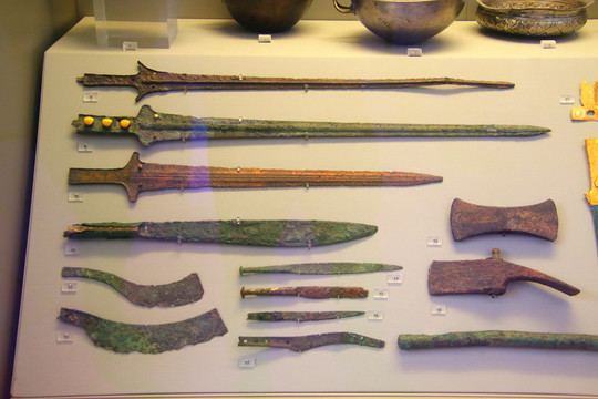 希腊国家考古博物馆青铜刀剑