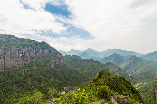 青山