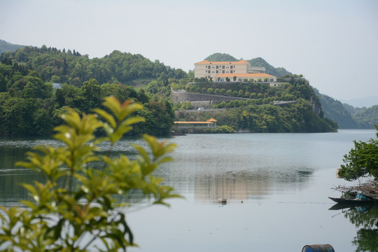 江边小景