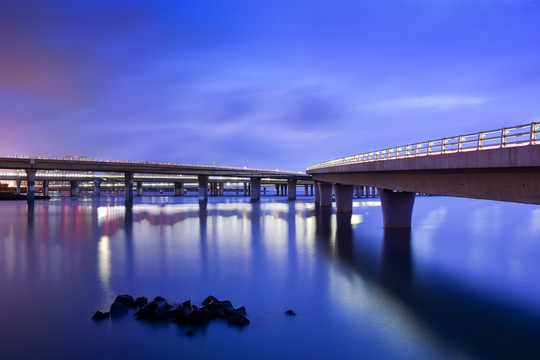 胶州湾大桥夜景