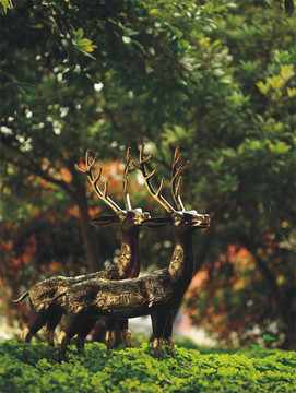 鹿铜雕塑